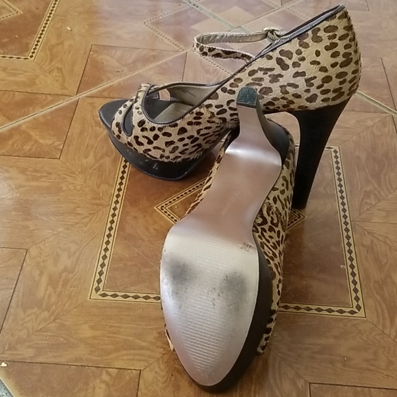 BCBG Cheetah Platform Shoes 7.CLOSEOUT A - Picture 4 of 4